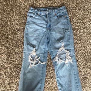 Light wash ripped mom jeans size 2